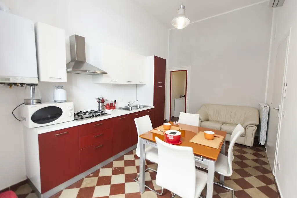 B&B Del Massimo Palermo Oda ve Kahvaltı