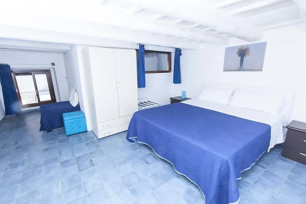 B&B Del Massimo Palermo 3*,  İtalya